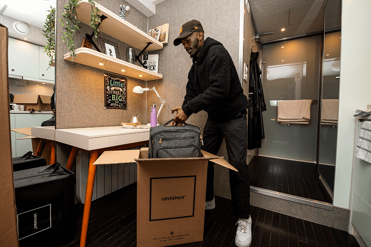 Storage by-the-box Storage by-the-box